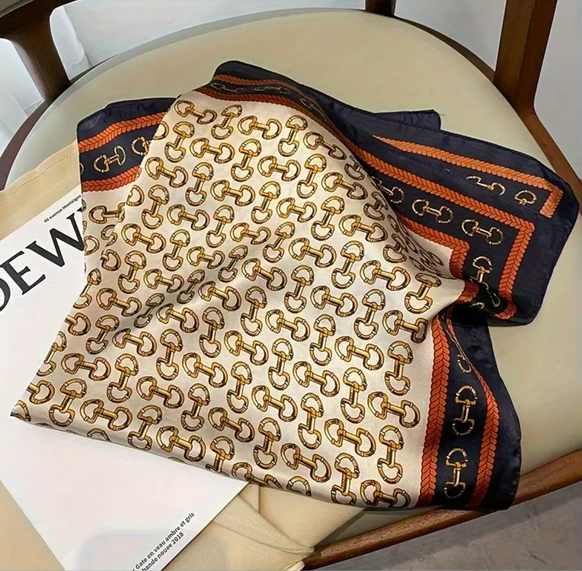 Foulard “Élégance Cavalière” 100% Soie